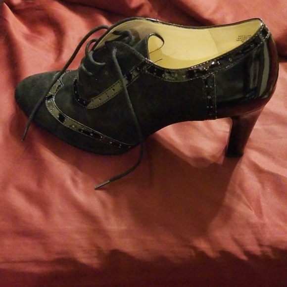 Shoes - Picture 5 of 5